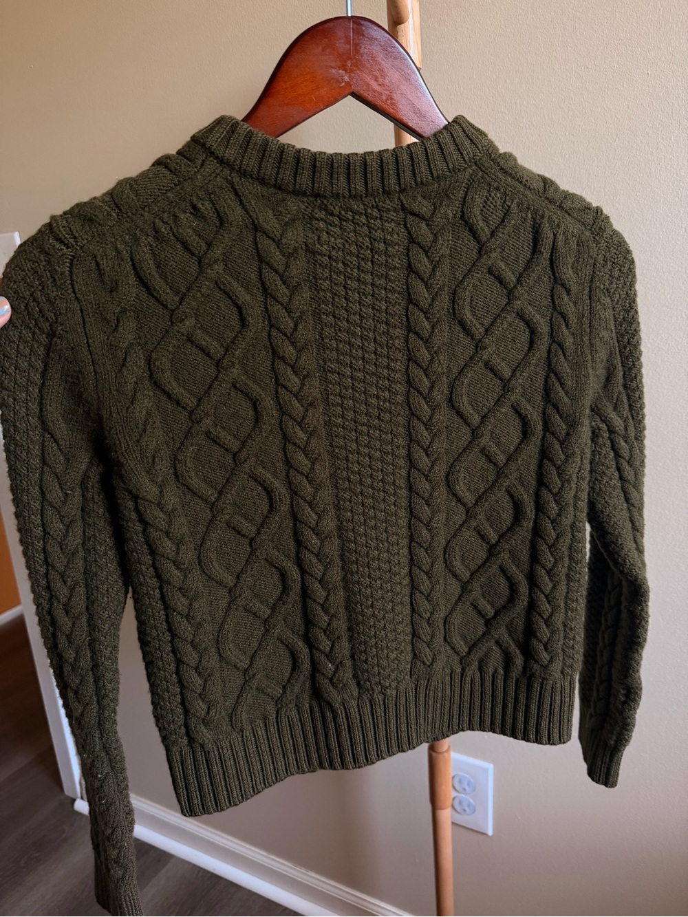 Aritzia 100% Merino Wool Heritage Cable Knit Cardigan - Picture 7 of 7